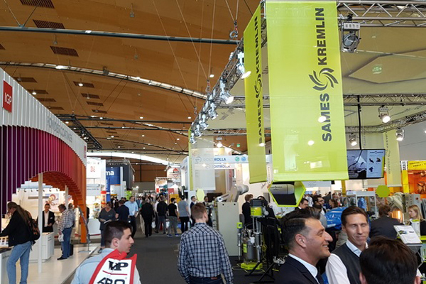 ��������˹̹����Ϳ��չPaintExpo Eurasia1.jpg